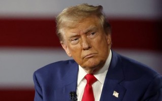 特朗普要求最高法院允许他罢免联邦贸易委员会仅存的民主党高官