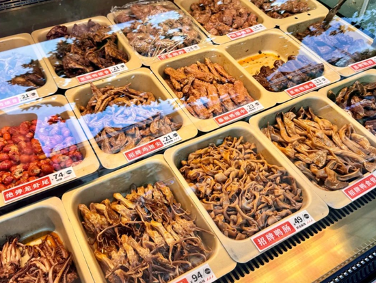 鲜货少卖5个亿，门店缩水5000家，绝味食品半年净利跌四成-第3张图片-悦刻网上商城官方网站-正品优惠，尽在悦刻官方网站