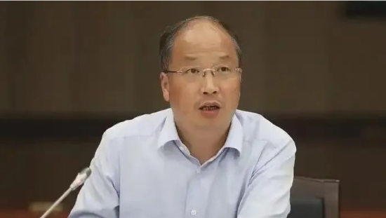 周末打虎！易会满涉嫌严重违纪违法接受调查-第4张图片-悦刻网上商城官方网站-正品优惠，尽在悦刻官方网站