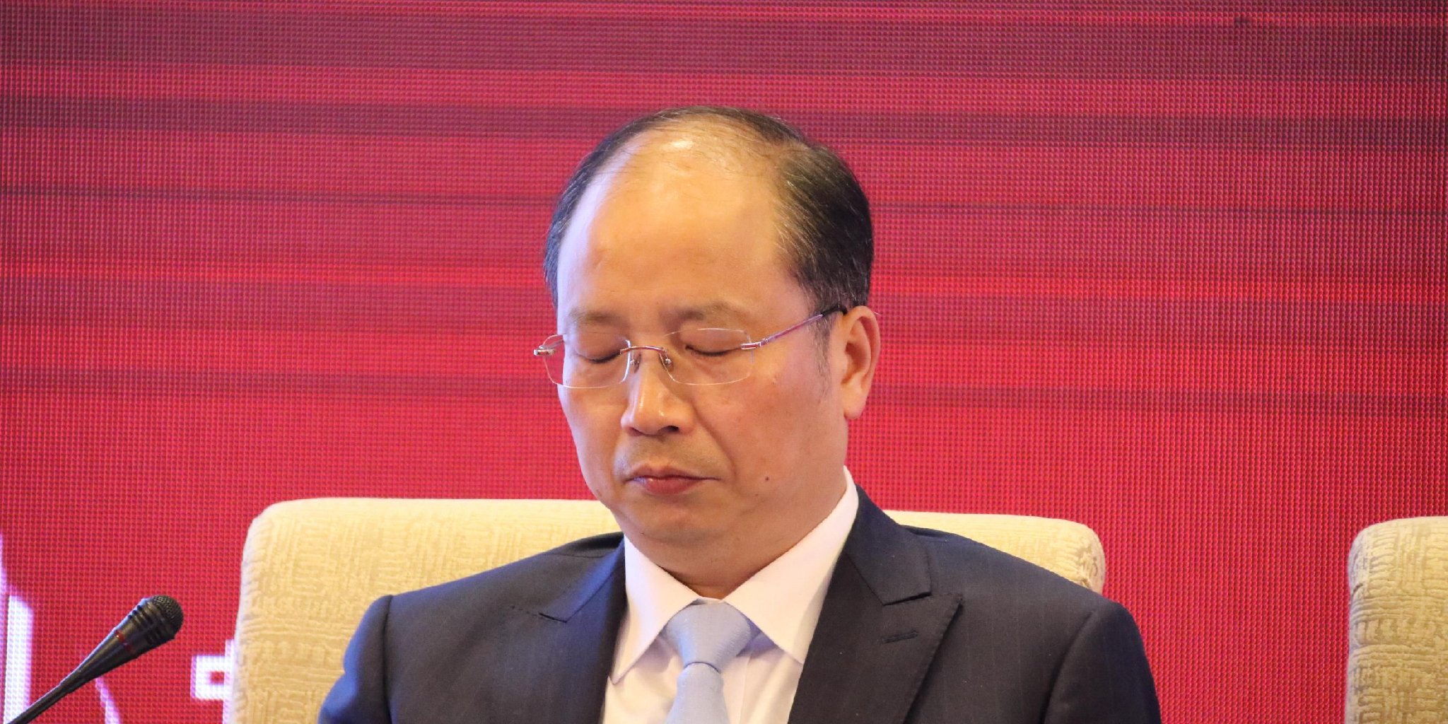 中国证监会原主席易会满被查 其银行学校多名同学先期落马-第2张图片-悦刻网上商城官方网站-正品优惠，尽在悦刻官方网站